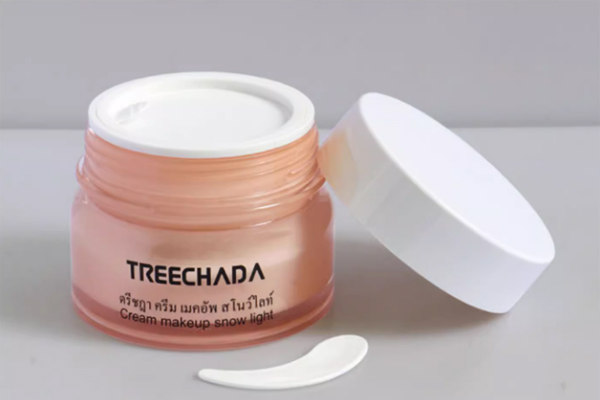美白就靠它！泰國素顏霜treechada